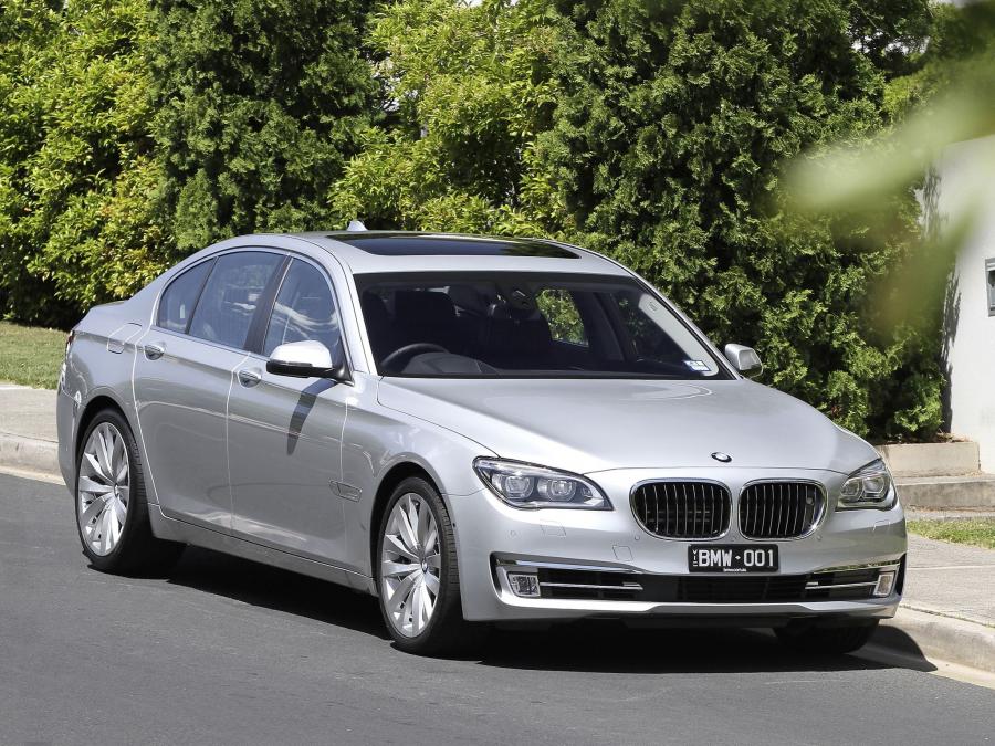 BMW 750i 2012 года  (AU) (фото 7 из 15)